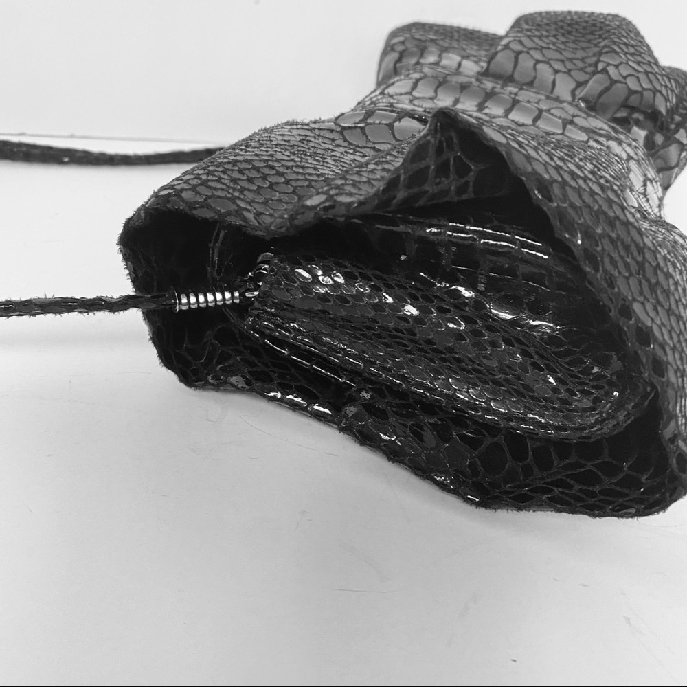 Iman Black Jeweled Broche  Snake Embossed Crossbody Bow Clutch Evening Bag. - Picture 7 of 16